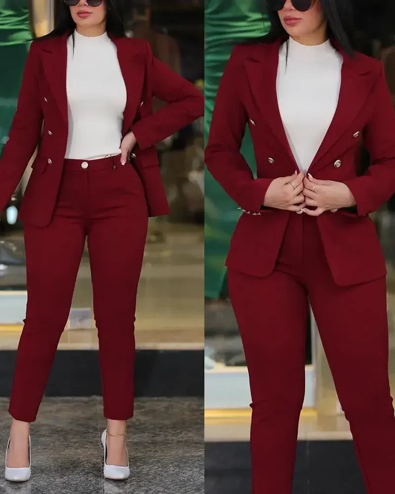 Conjunto de alfaiataria feminino   Blazer e calça moderno e estiloso, pode ser usado no trabalho, reunião,  mais casual .