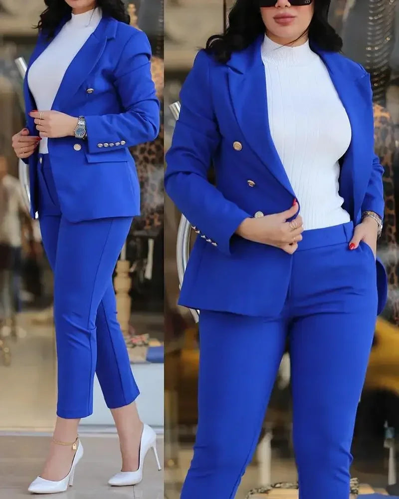 Conjunto de alfaiataria feminino   Blazer e calça moderno e estiloso, pode ser usado no trabalho, reunião,  mais casual .