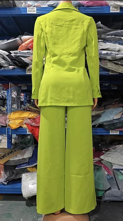 conjunto blazer, cores da nova estação   primavera /verão Elegante  com  lapela  Blazer manga comprida com bolso e  botões  calça modelo pantalona .