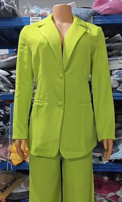 conjunto blazer, cores da nova estação   primavera /verão Elegante  com  lapela  Blazer manga comprida com bolso e  botões  calça modelo pantalona .