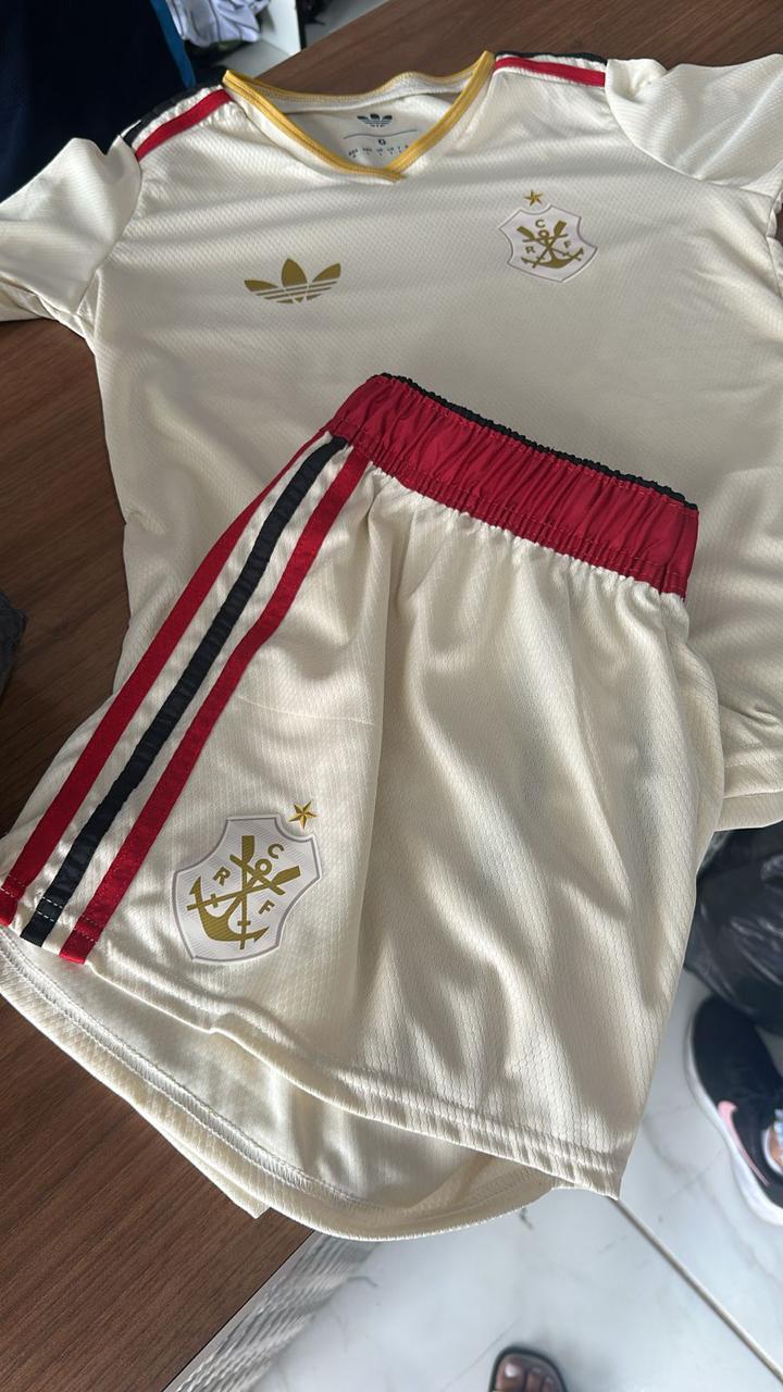 Conjunto feminino  do flamengo.